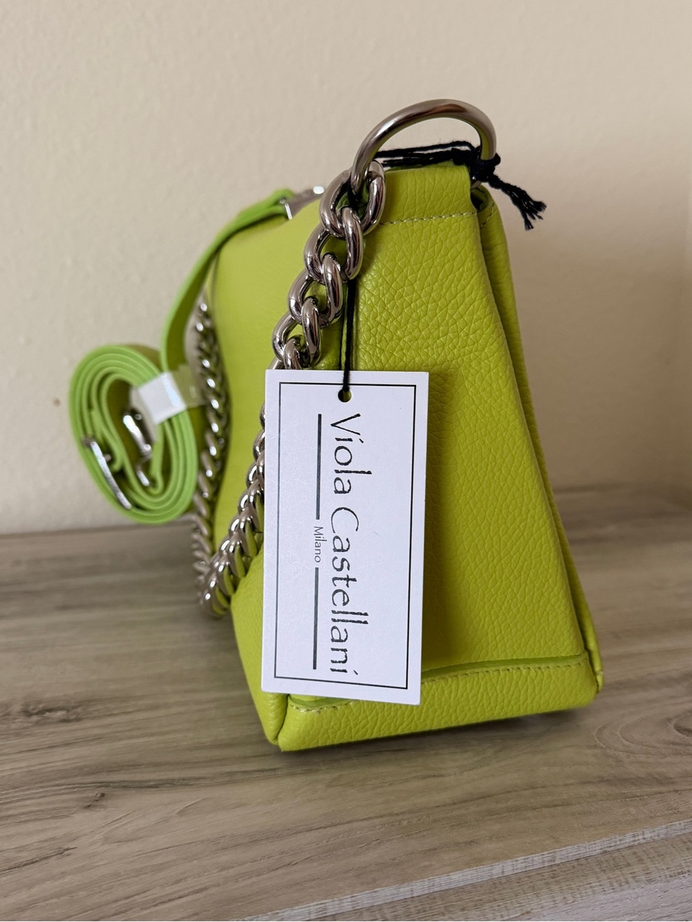 Viola Castellani Chartreuse Leather Bag with Silver Chain - Picture 3 of 15